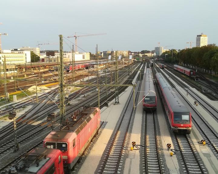 HAUPTbahnhof